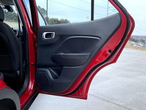 Certified 2023 Hyundai Venue SEL image 18