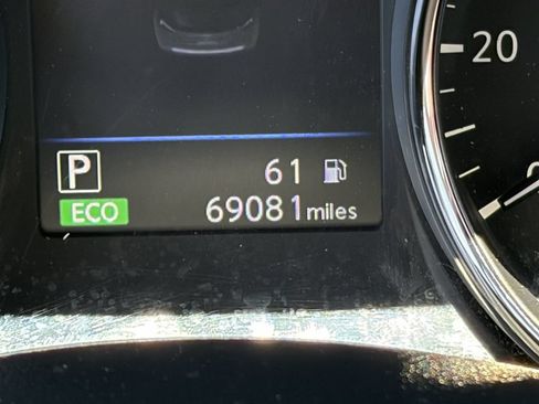 Used 2019 Nissan Rogue SV w/ Premium Package FWD image 34