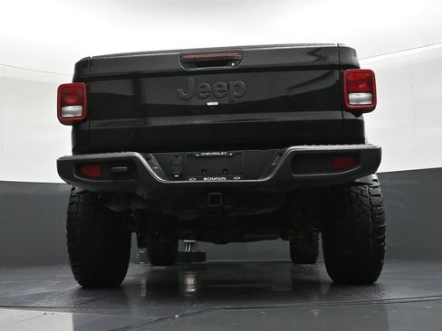 Used 2021 Jeep Gladiator Sport AWD/4WD image 23