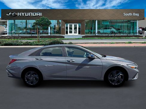 New 2026 Hyundai Elantra Sport image 9