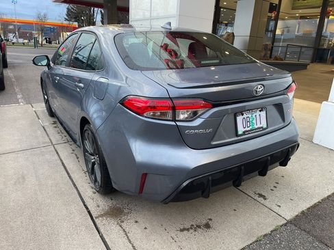 Used 2025 Toyota Corolla SE w/ Convenience Package image 8