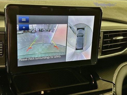 Used 2023 Ford Explorer ST-Line AWD/4WD image 16