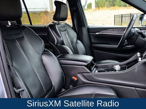 Used 2022 Jeep Grand Cherokee L Overland w/ Advanced Protech Group III image 15