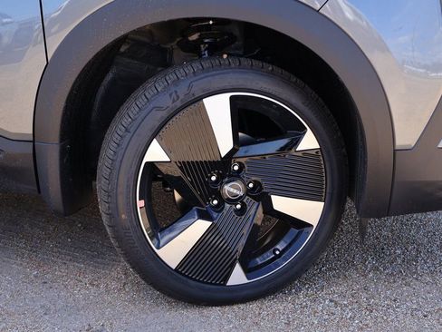 New 2026 Nissan Kicks SR w/ Cold Weather Package image 16