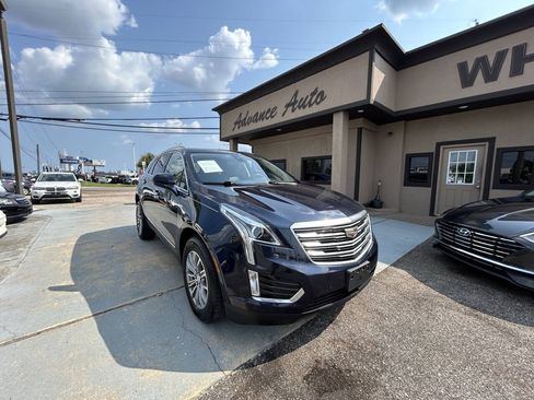 Used 2017 Cadillac XT5 Luxury w/ Driver Awareness Package FWD image 8
