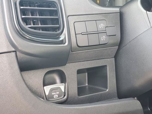Used 2025 RAM ProMaster 2500 FWD image 8