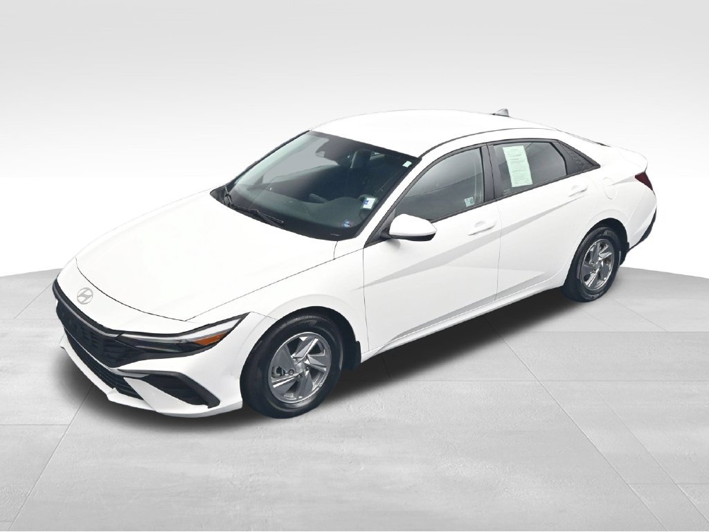 Used 2024 Hyundai Elantra SE FWD image 33