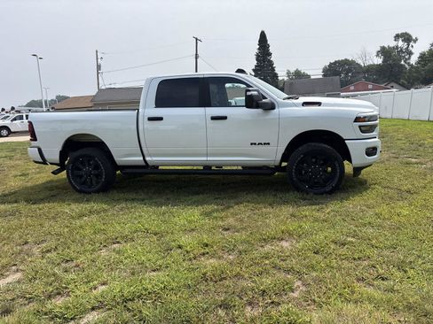 Used 2025 RAM 2500 Big Horn AWD/4WD image 4