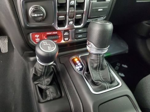 New 2026 Jeep Gladiator Rubicon w/ Safety Group AWD/4WD image 18