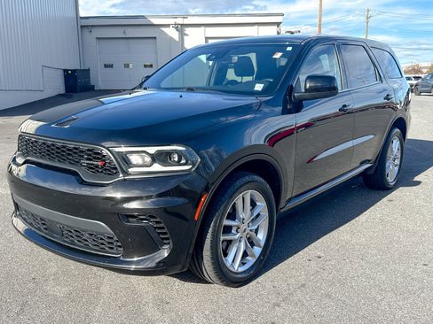 Used 2023 Dodge Durango GT image 3