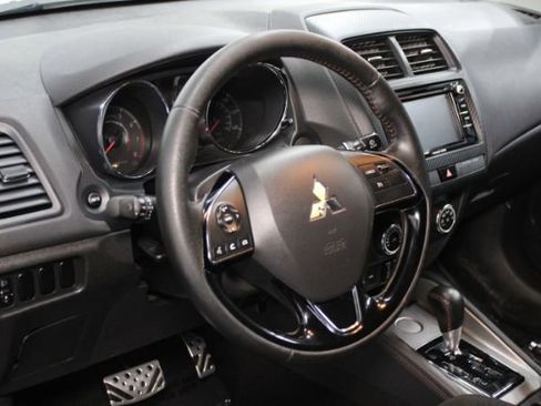 Used 2018 Mitsubishi Outlander Sport LE image 12