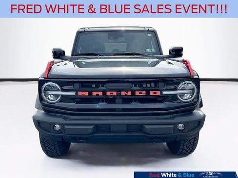 Used 2022 Ford Bronco Outer Banks AWD/4WD image 2
