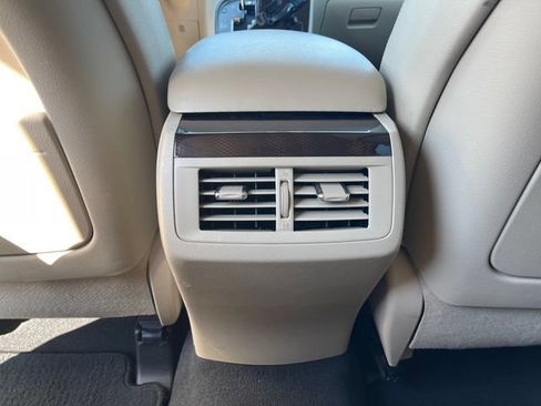 Used 2010 Toyota Venza FWD image 18