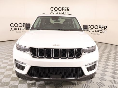 Used 2022 Jeep Grand Cherokee Limited AWD/4WD image 10