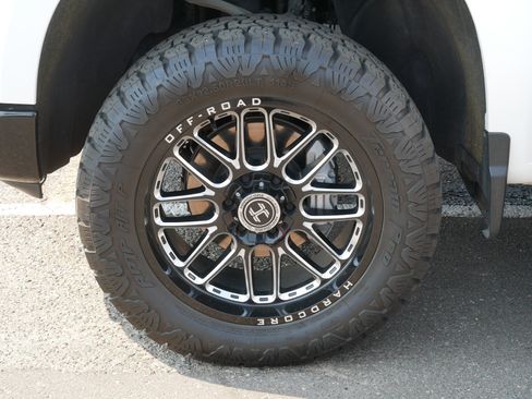 Used 2025 Chevrolet Silverado 1500 Custom Trail Boss w/ Turbomax Blackout Package AWD/4WD image 15