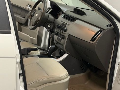 Used 2010 Ford Focus SEL FWD image 10