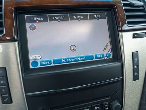 Used 2013 Cadillac Escalade Platinum image 35