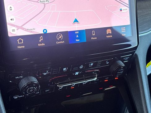 New 2025 Jeep Grand Cherokee Limited w/ Luxury Tech Group II image 21