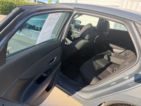 Used 2024 Hyundai Elantra SEL w/ Convenience Package FWD image 18