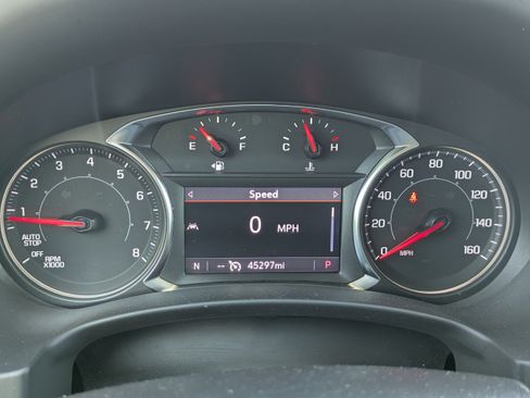 Used 2023 GMC Terrain SLT image 32