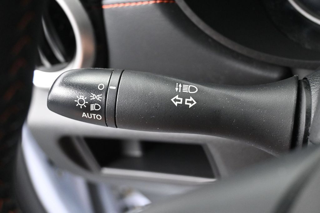 Used 2025 Nissan Versa SR w/ Trunk Package FWD image 17