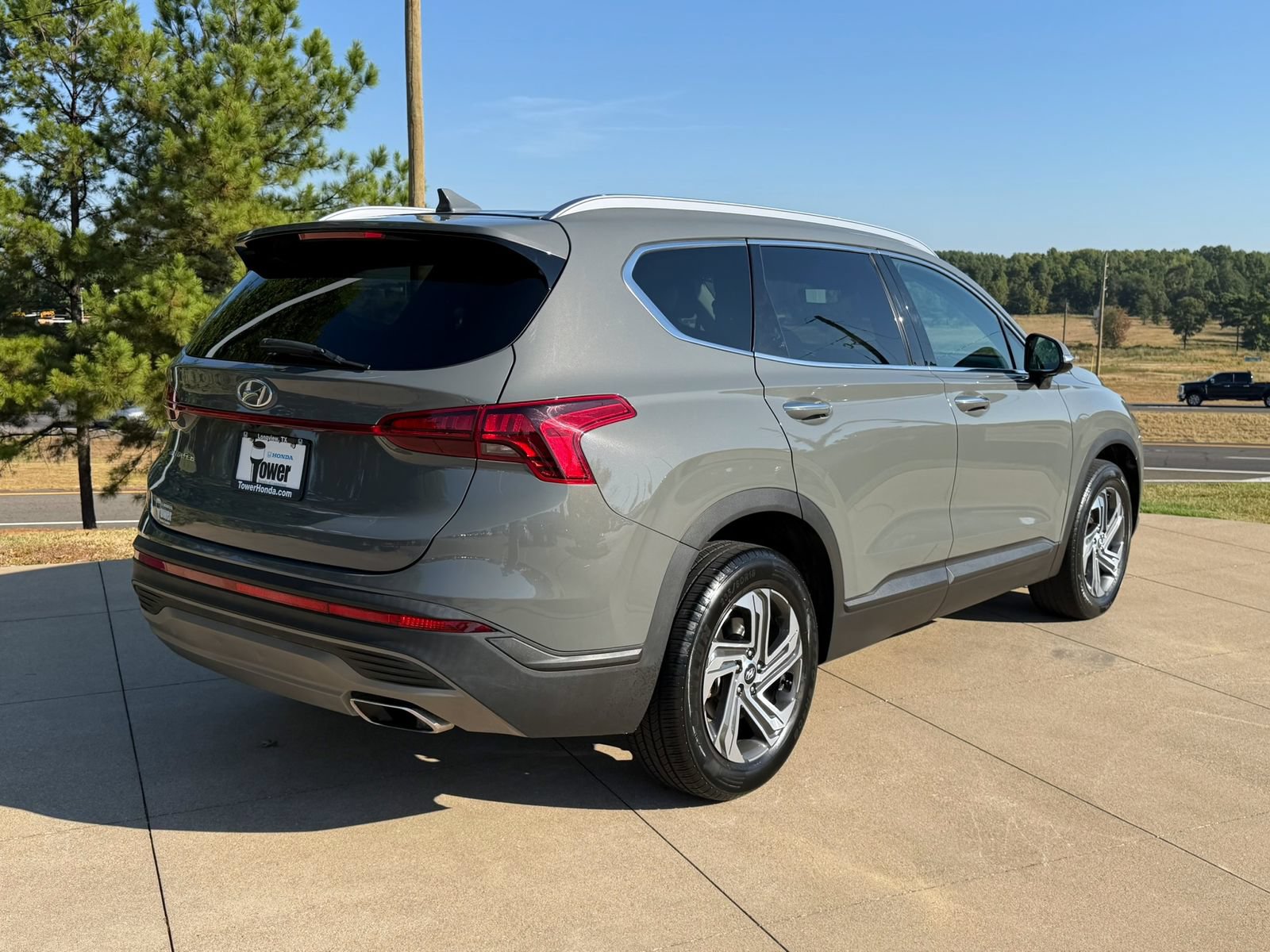 Used 2023 Hyundai Santa Fe SEL FWD image 6
