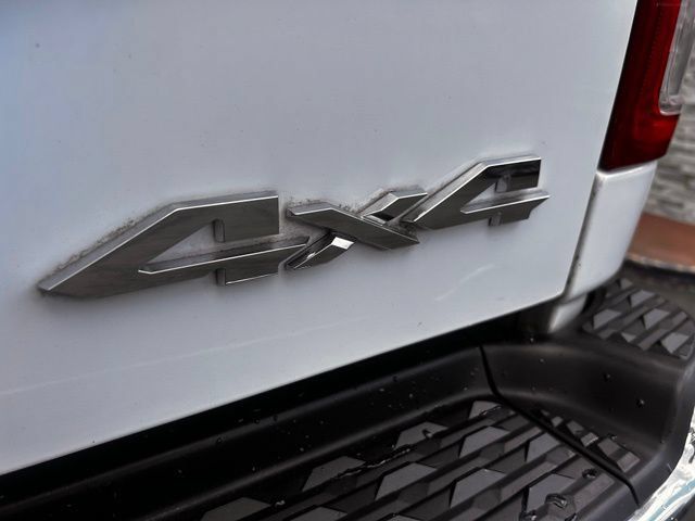 Used 2024 RAM 3500 Big Horn AWD/4WD image 11