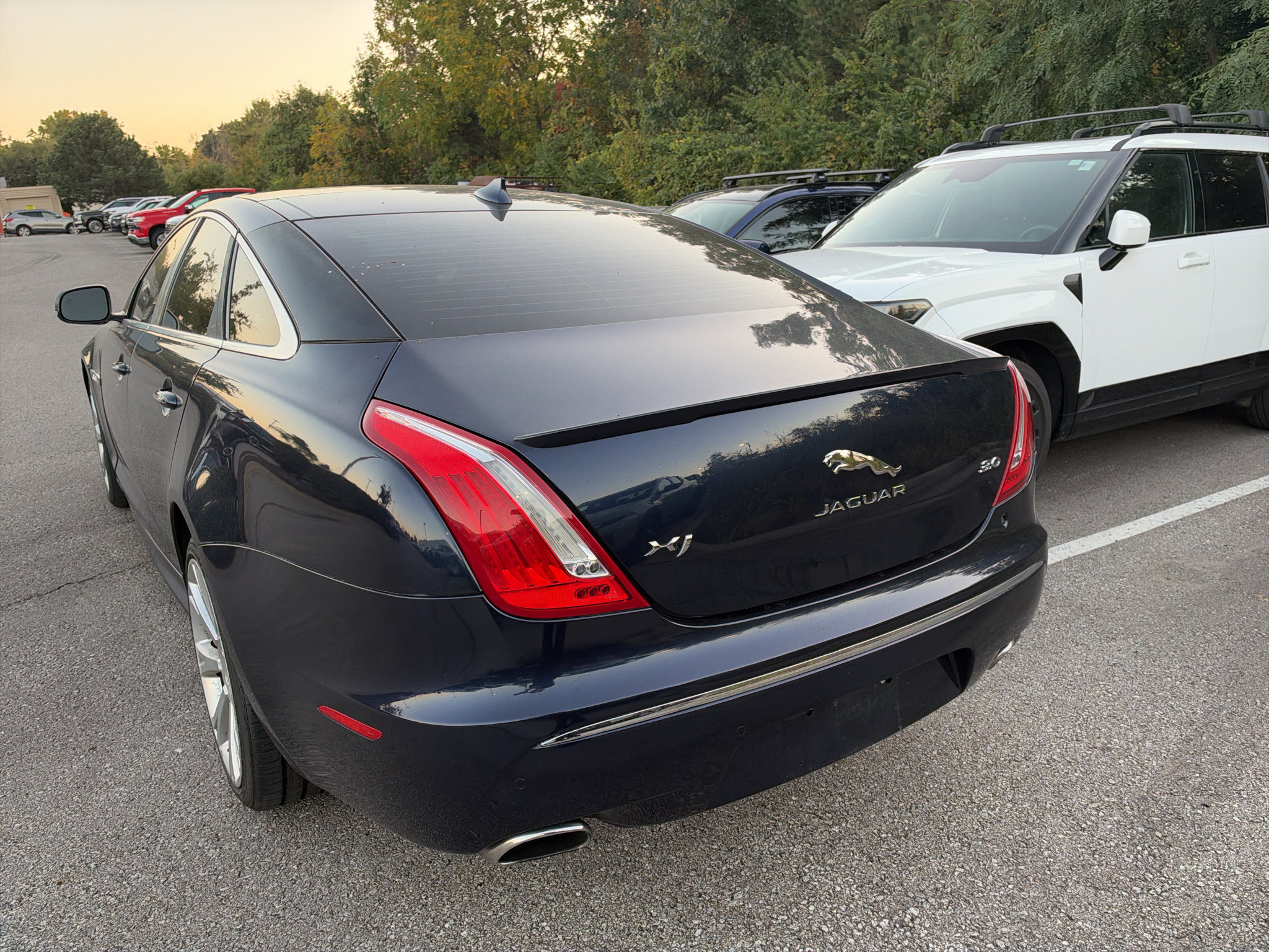 Used 2015 Jaguar XJ RWD image 7