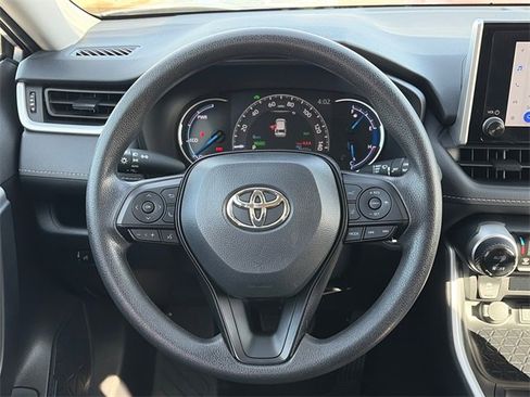 Used 2025 Toyota RAV4 XLE image 17