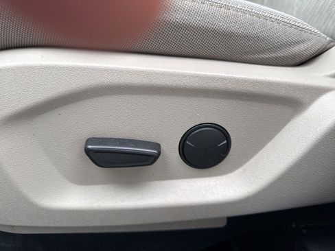 Used 2019 Ford Explorer FWD image 15