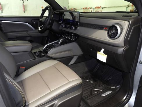 New 2026 Chevrolet Colorado ZR2 w/ Technology Package AWD/4WD image 48