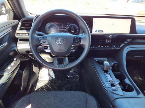 Certified 2023 Toyota Crown XLE image 8