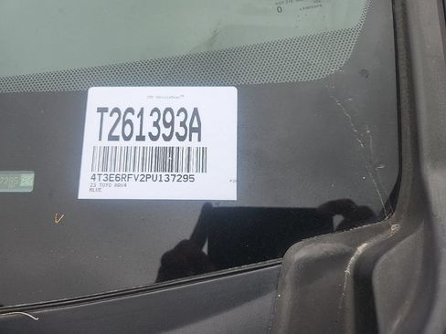 Used 2023 Toyota RAV4 XSE AWD/4WD image 4