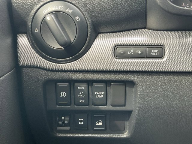 Used 2017 Nissan Titan PRO-4X AWD/4WD image 31