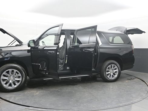 New 2026 Chevrolet Suburban Premier w/ Sun And Tow Package AWD/4WD image 42
