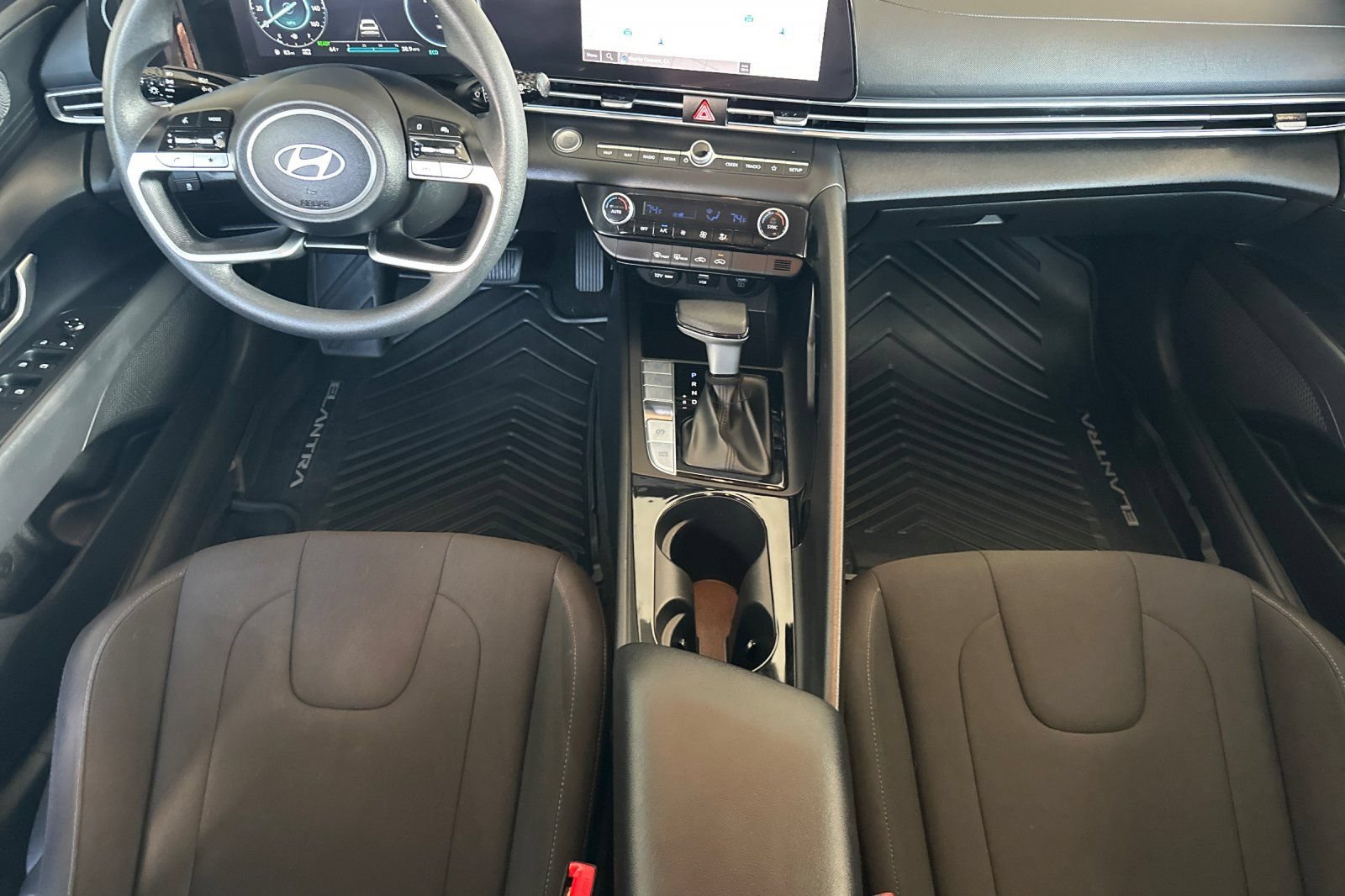 Used 2024 Hyundai Elantra Blue FWD image 10