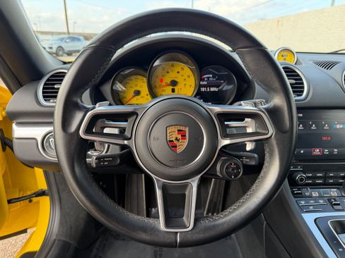 Used 2021 Porsche 718 Boxster S image 13