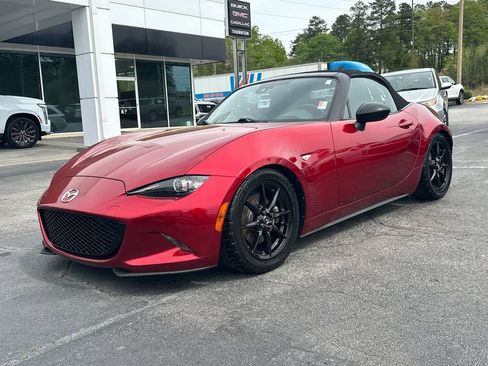 Used 2020 MAZDA MX-5 Miata Sport RWD image 2