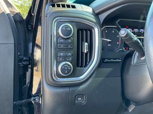 Used 2020 GMC Sierra 2500 AT4 w/ AT4 Premium Package AWD/4WD image 9