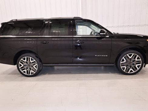 New 2026 Ford Expedition Max Platinum w/ Platinum Ultimate Package AWD/4WD image 2