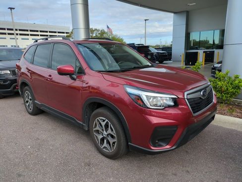 Used 2020 Subaru Forester Premium image 1