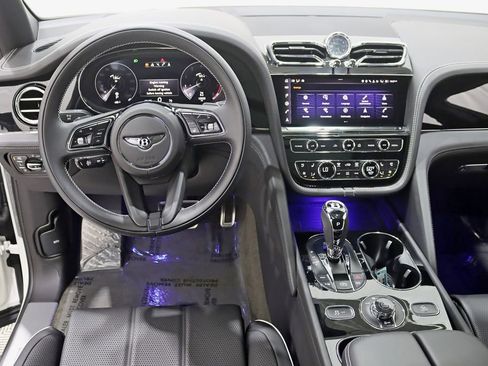Used 2021 Bentley Bentayga AWD/4WD image 16