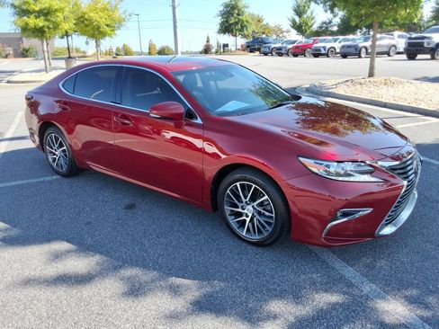 Used 2016 Lexus ES 350 w/ Luxury Package w/Wood Trim FWD image 3