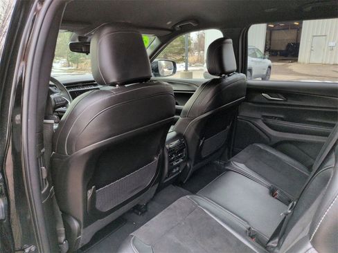 Certified 2024 Jeep Grand Cherokee L Laredo image 25