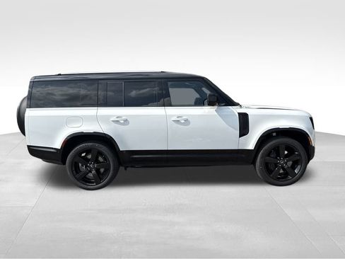 New 2025 Land Rover Defender 130 X-Dynamic SE image 3