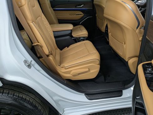 Used 2022 Jeep Grand Cherokee L Summit w/ Luxury Tech Group V AWD/4WD image 26