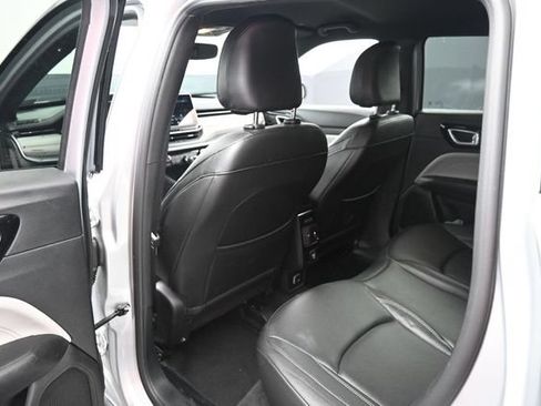 Used 2025 Jeep Compass Limited AWD/4WD image 14