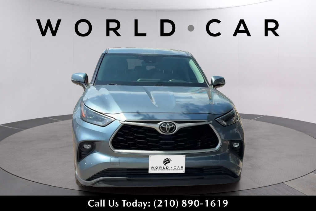 Used 2023 Toyota Highlander LE FWD image 8