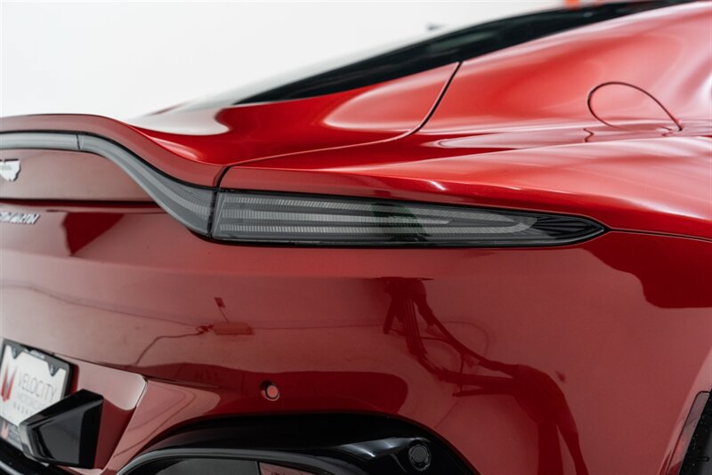 Used 2020 Aston Martin V8 Vantage Coupe RWD image 25