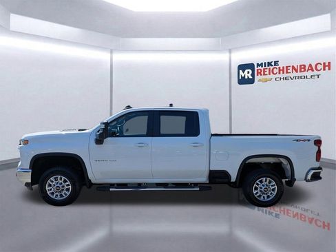 Used 2025 Chevrolet Silverado 2500 LT w/ Convenience Package AWD/4WD image 7